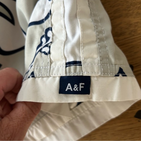 Abercrombie and Fitch Men's Floral Swim Shorts - gray and White - Picture 3 of 9